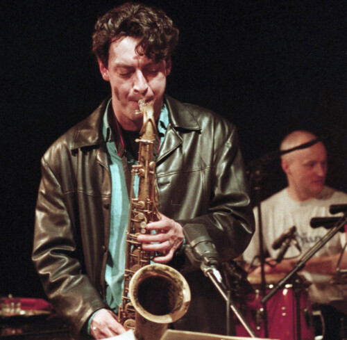 Yuri Honing, Jeroen de Rijk, The New Concert Big Band o.l.v. Henk Meutgeert, 17 april 1998 Bimhuis Amsterdam Yuri Honing, Jeroen de Rijk, The New Concert Big Band o.l.v. Henk Meutgeert, 17 april 1998 Bimhuis Amsterdam