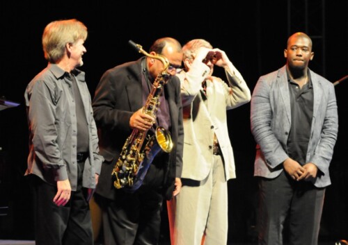Alan Broadbent, Ernie Watts, Charlie Haden, Rodney Green, 3 juli 2008 Krizanke Ljubljana (Charlie Haden) Alan Broadbent, Ernie Watts, Charlie Haden, Rodney Green, 3 juli 2008 Krizanke Ljubljana (Charlie Haden)